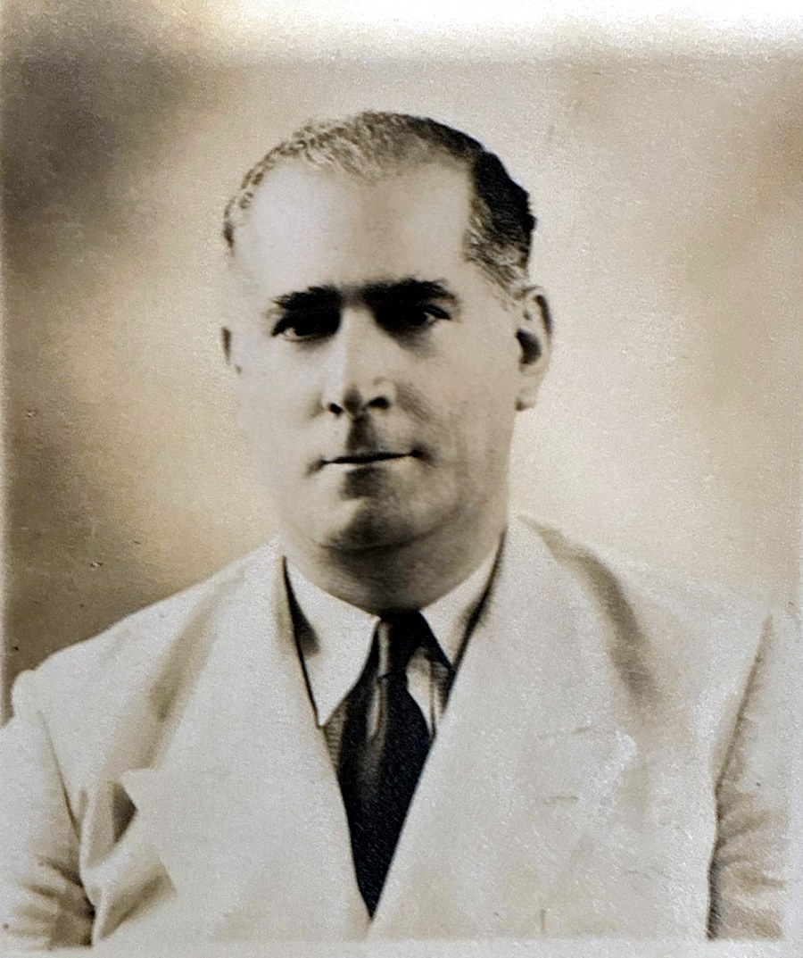 Teófilo Barbur — Fundador